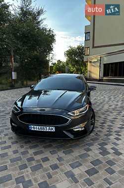 Седан Ford Fusion 2017 в 