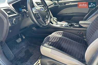 Седан Ford Fusion 2016 в 