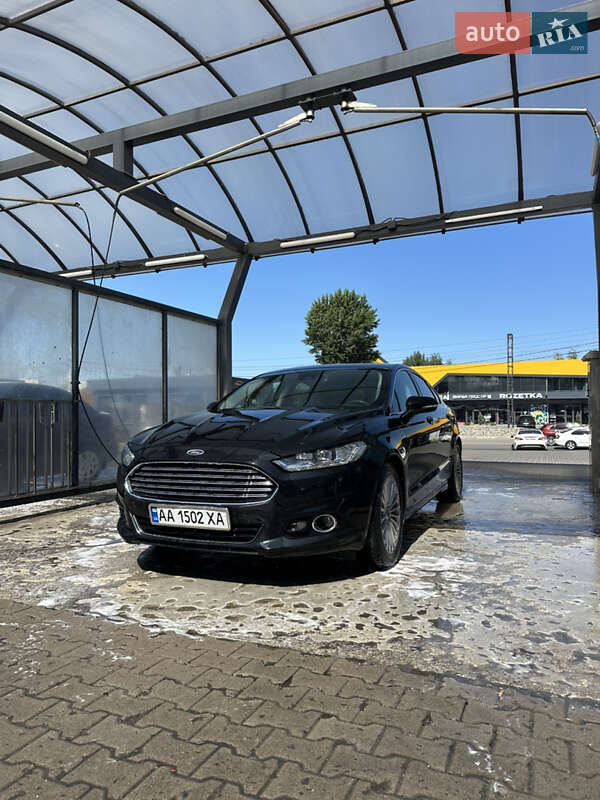 Седан Ford Fusion 2014 в 