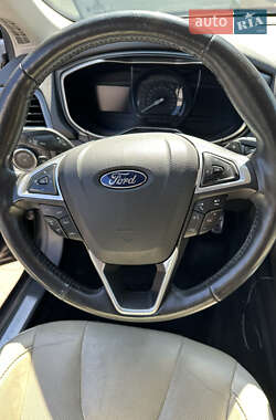 Седан Ford Fusion 2014 в 