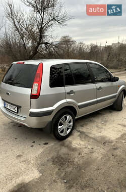 Хэтчбек Ford Fusion 2005 в 