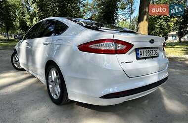 Седан Ford Fusion 2016 в 