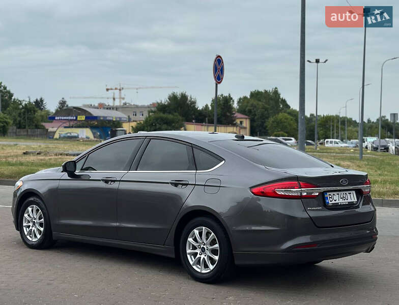Седан Ford Fusion 2016 в Львові