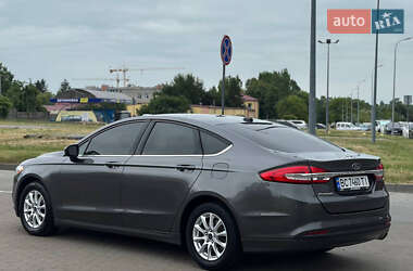 Седан Ford Fusion 2016 в 