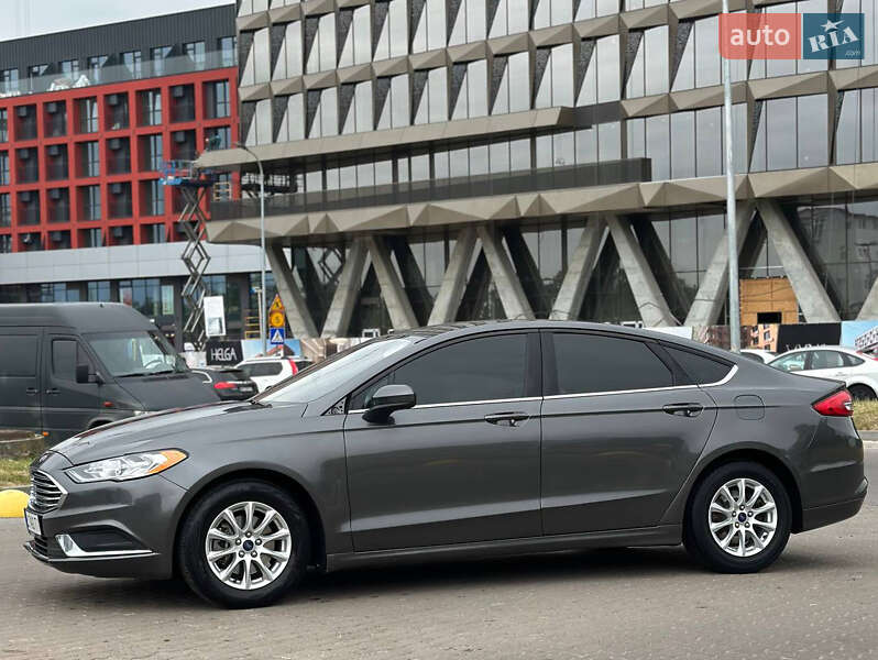 Седан Ford Fusion 2016 в Львові
