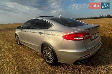 Седан Ford Fusion 2018 в 