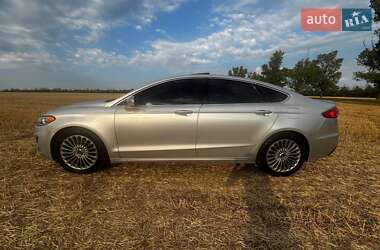Седан Ford Fusion 2018 в 