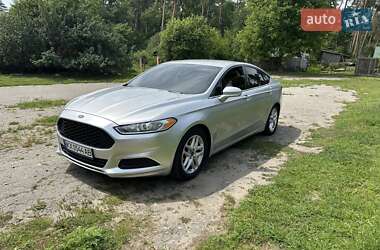 Седан Ford Fusion 2015 в 