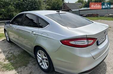 Седан Ford Fusion 2015 в 