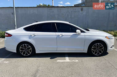 Седан Ford Fusion 2013 в 