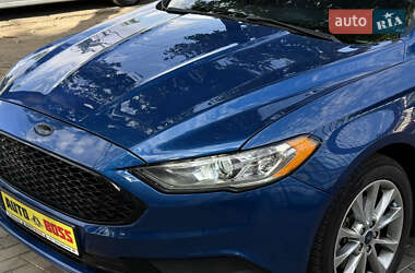 Седан Ford Fusion 2016 в 