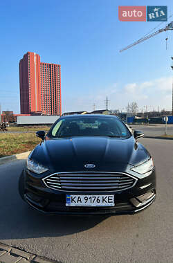 Седан Ford Fusion 2017 в 