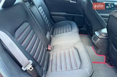 Седан Ford Fusion 2013 в 