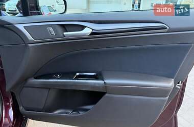 Седан Ford Fusion 2013 в 