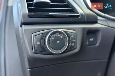 Седан Ford Fusion 2013 в 