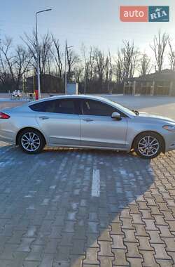 Седан Ford Fusion 2017 в 