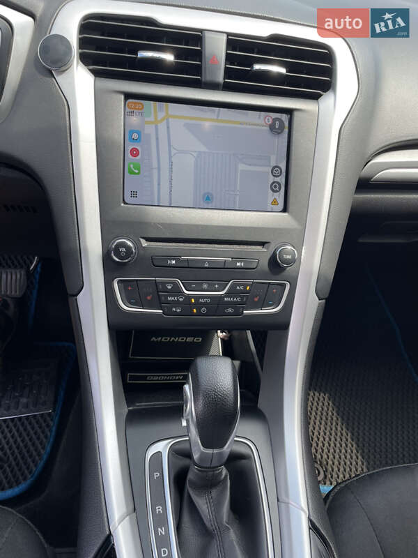 Седан Ford Fusion 2015 в Києві