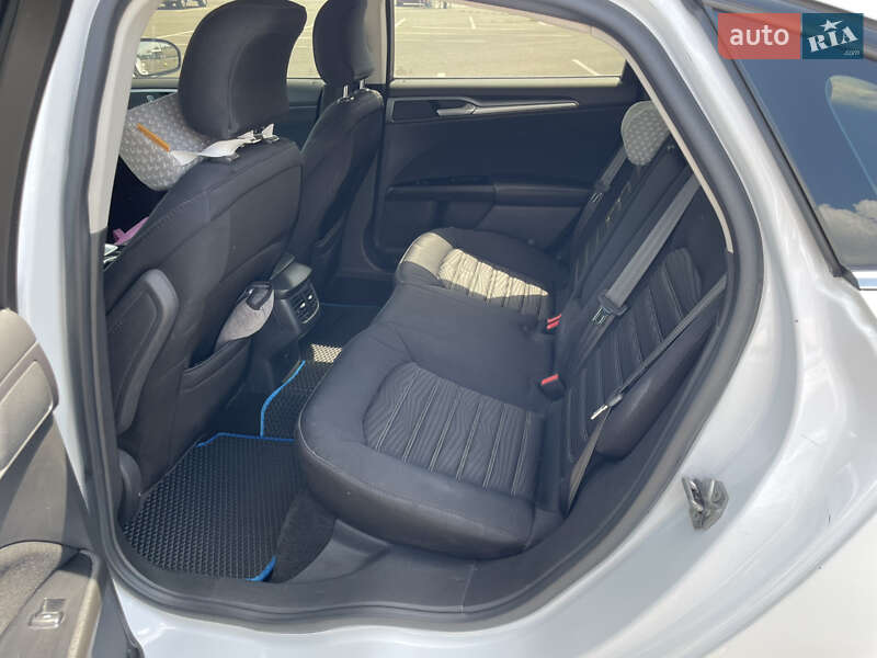 Седан Ford Fusion 2015 в Києві