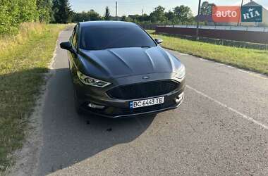 Седан Ford Fusion 2016 в Львове