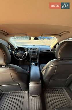 Седан Ford Fusion 2018 в 