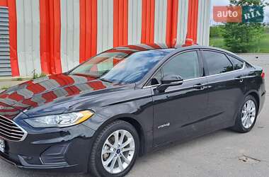 Седан Ford Fusion 2019 в 