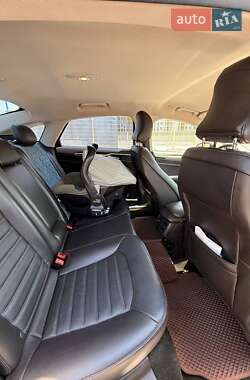 Седан Ford Fusion 2016 в 