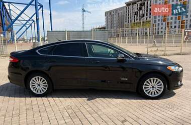Седан Ford Fusion 2016 в 