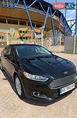 Седан Ford Fusion 2016 в 