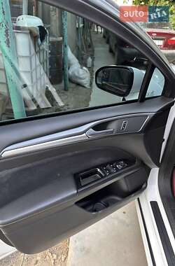 Седан Ford Fusion 2014 в 
