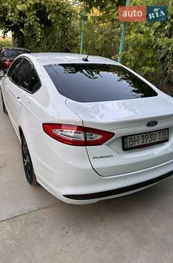 Седан Ford Fusion 2014 в 