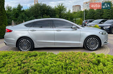 Седан Ford Fusion 2018 в 