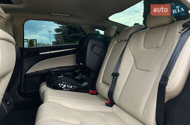 Седан Ford Fusion 2018 в 