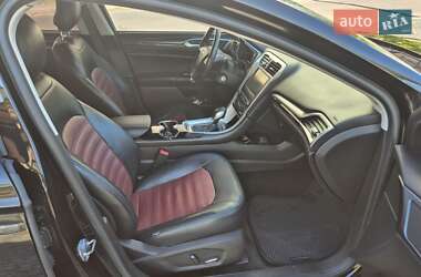 Седан Ford Fusion 2015 в 