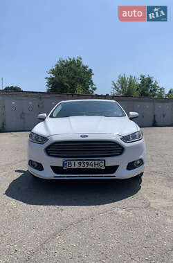 Седан Ford Fusion 2015 в Кременчуці