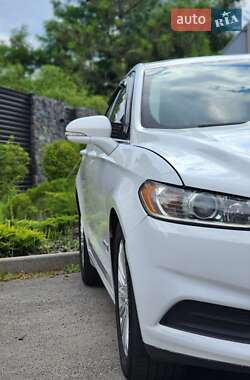 Седан Ford Fusion 2014 в 