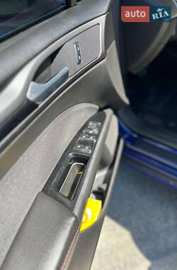 Седан Ford Fusion 2015 в 