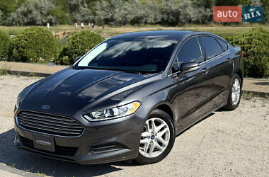 Седан Ford Fusion 2014 в 