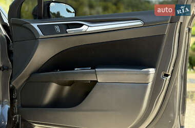 Седан Ford Fusion 2014 в 