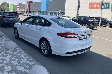 Седан Ford Fusion 2016 в 