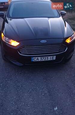 Седан Ford Fusion 2013 в 