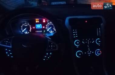Седан Ford Fusion 2013 в 