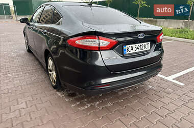Седан Ford Fusion 2015 в 