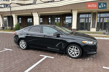Седан Ford Fusion 2015 в 