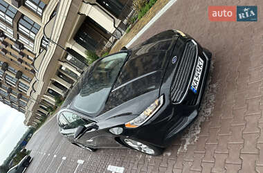 Седан Ford Fusion 2015 в 