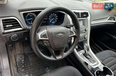 Седан Ford Fusion 2015 в 