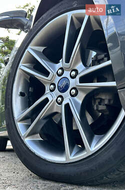 Седан Ford Fusion 2014 в 
