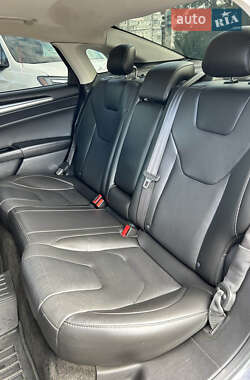 Седан Ford Fusion 2014 в 