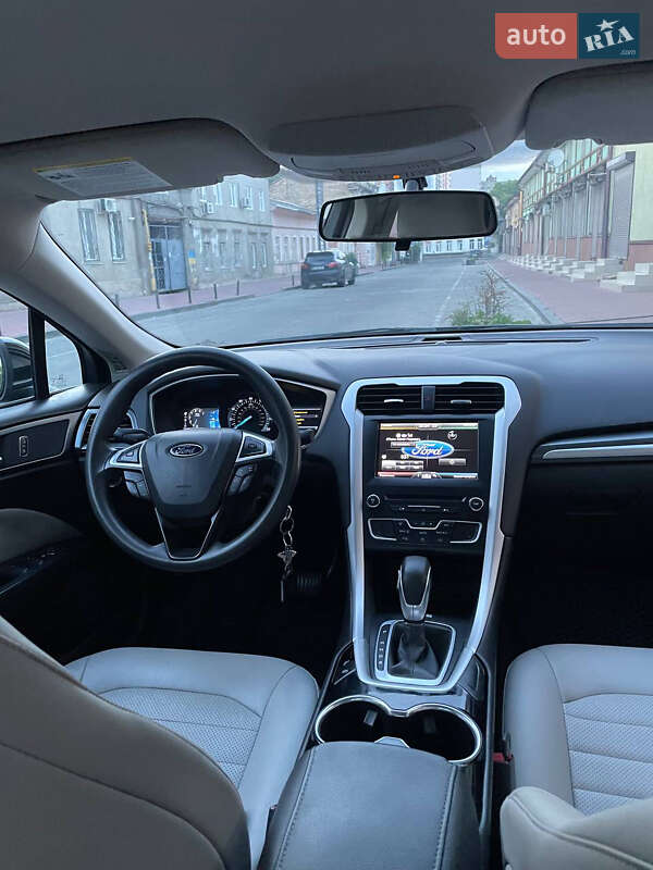 Седан Ford Fusion 2014 в Одесі