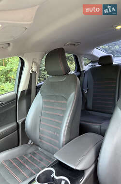 Седан Ford Fusion 2015 в 