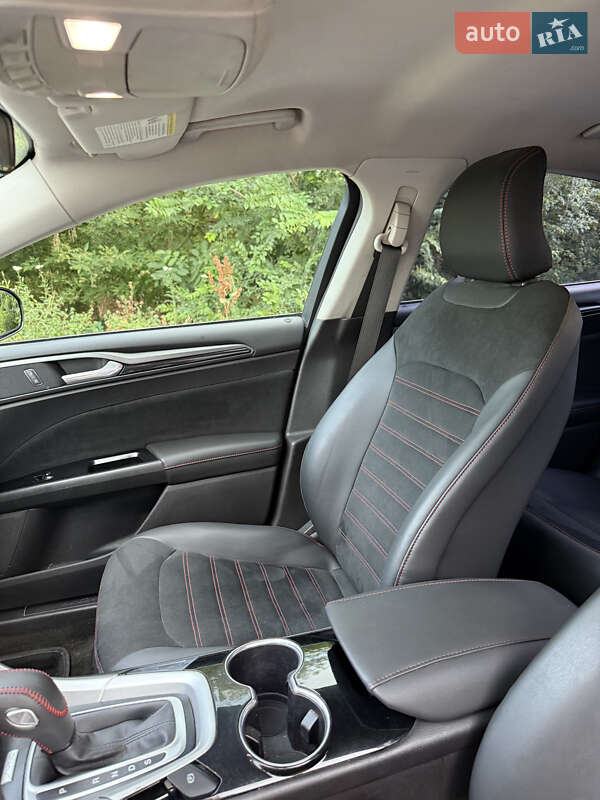 Седан Ford Fusion 2015 в Дніпрі
